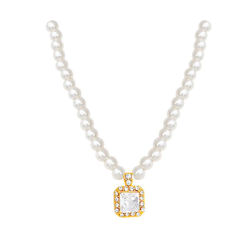 high-grade rhinestone square sugar pearl necklace for women light luxury minority elegant beaded clavicle chain internet celebrity same style ornament Item Picture