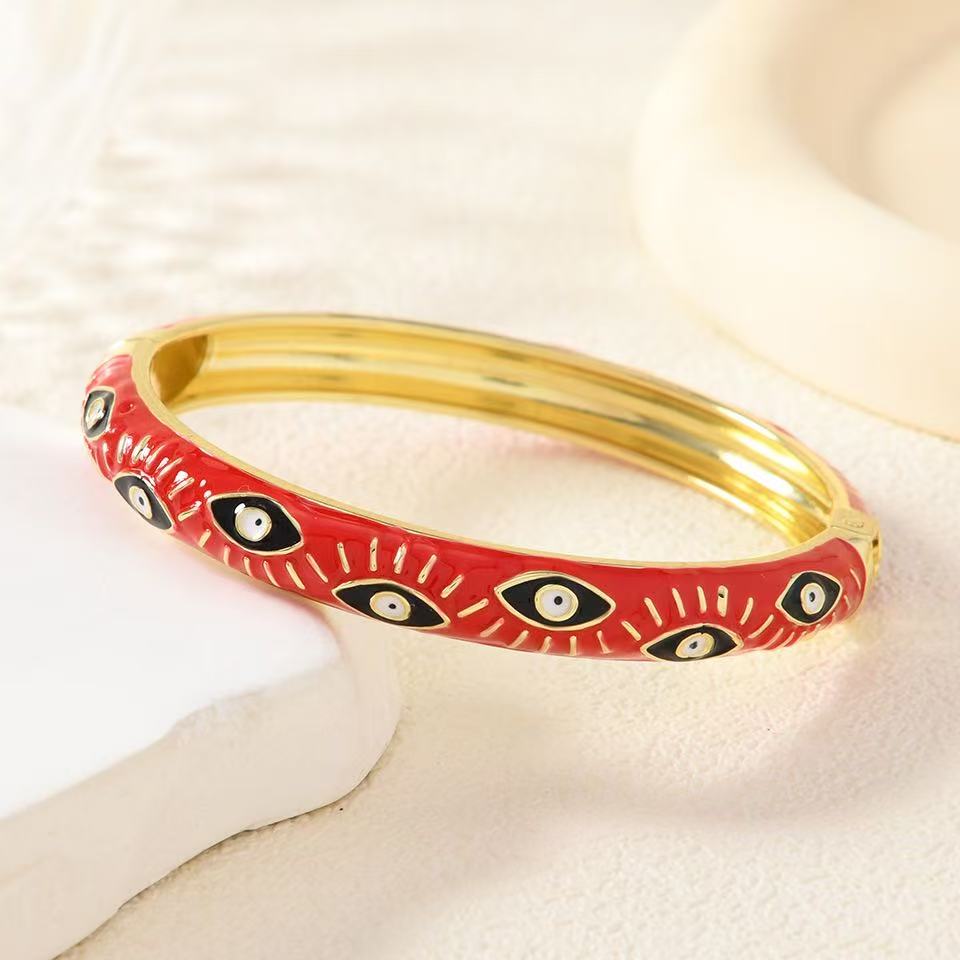 Retro enamel bracelets, colorful craft floral export accessories are popular in scenic spots