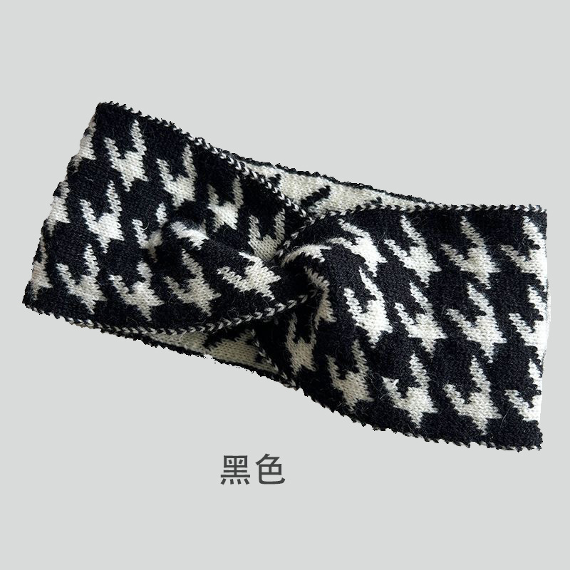 winter fleece-lined woolen hat thick warm northeast knitted hat women's big head circumference ear protection hair ball cap white ball cap Specification drawing
