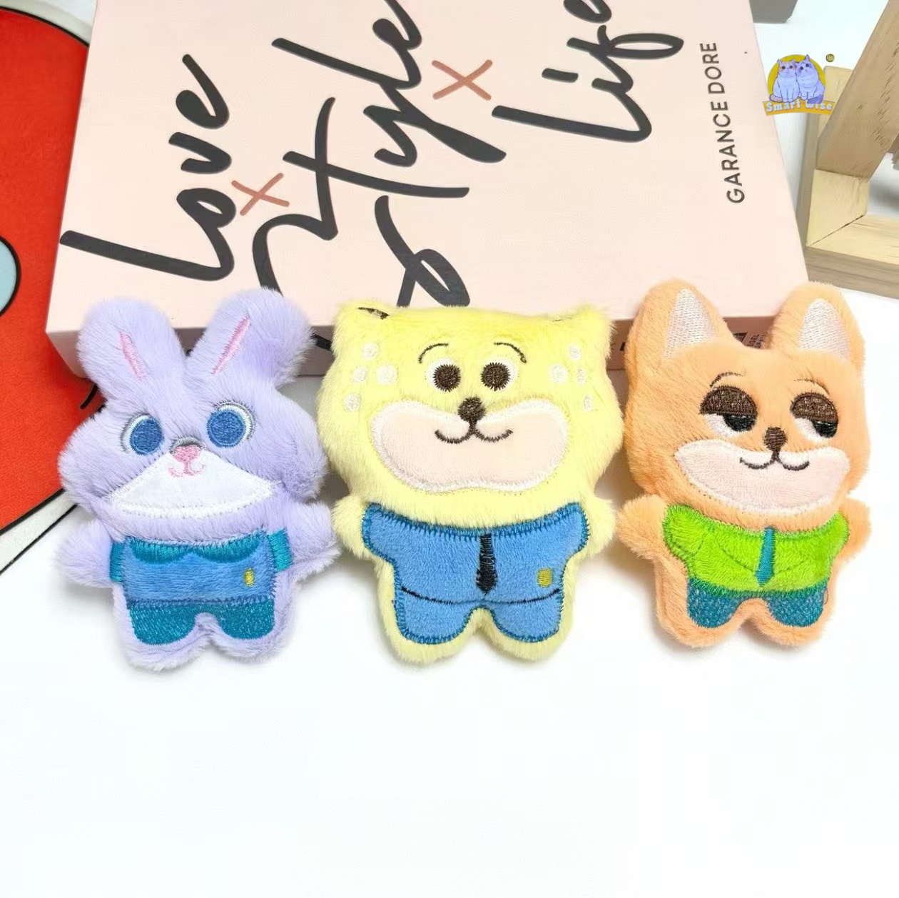 Best-selling cute and crazy Zootopia plush pendants, rabbit Nick figurines, keychains, clothing accessories and accessories Specification image