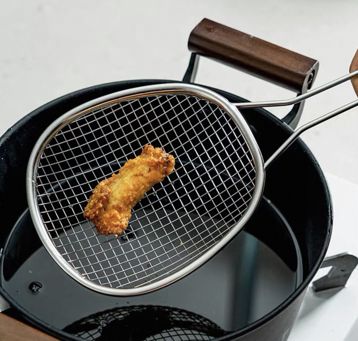 Kitchen 304 stainless steel strainer, dumpling and noodle scooping spoon, scooping spoon, filter screen, fine mesh, large strainer, household use Item Picture