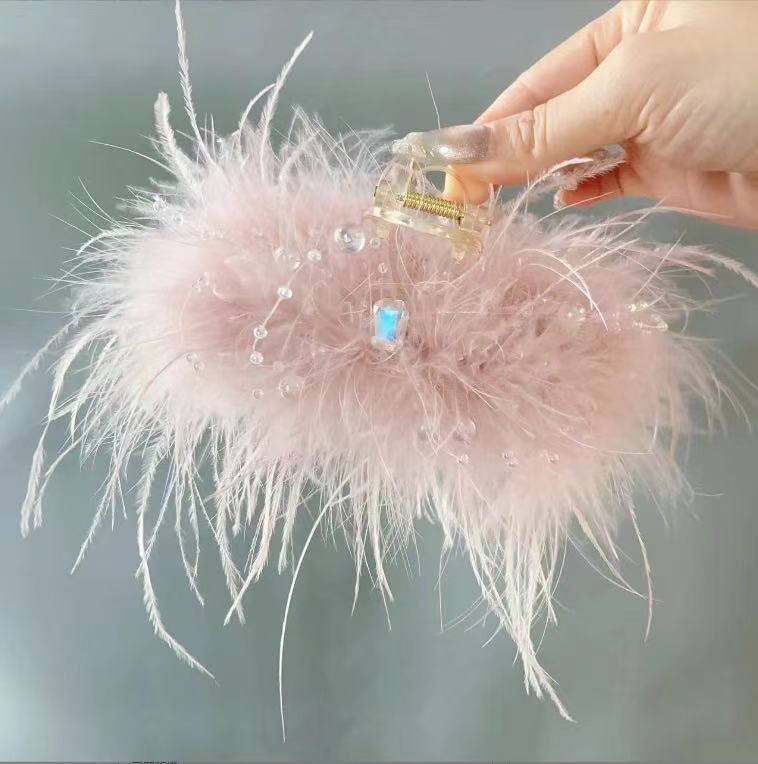 New pink feather large scratch clip, new autumn and winter super fairy ostrich fur clip, back head plate hair clip, shark clip detail image 2