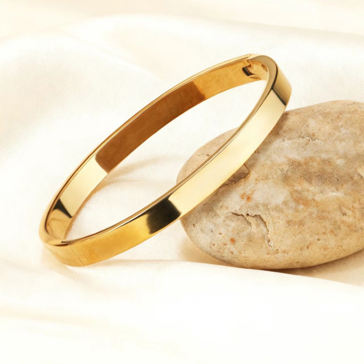 Cross-border fashion, simple and plain stainless steel, gold bracelet, neutral and cold style for women's commuting, silver bracelet Specification image