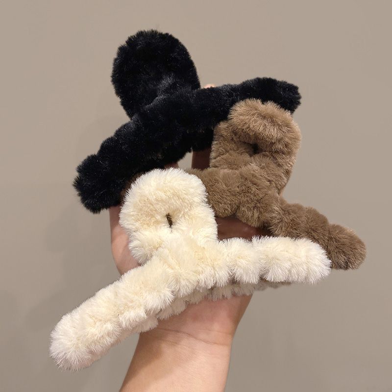 Extra-large 15CM hair volume, autumn and winter hair clips, shark clips, ins, high appearance level, large updo headwear, winter grappling clips, extra-large 15CM hair volume, autumn and winter hair clips, shark clips, ins, high appearance level, large updo detail image 6