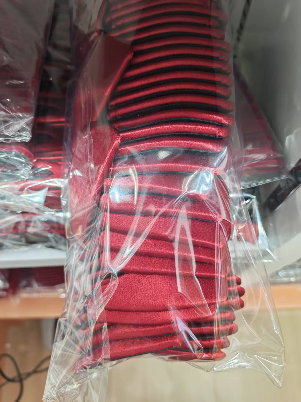 发夹/鲨鱼夹/新年红色发夹/鸭嘴夹/抓夹产品图