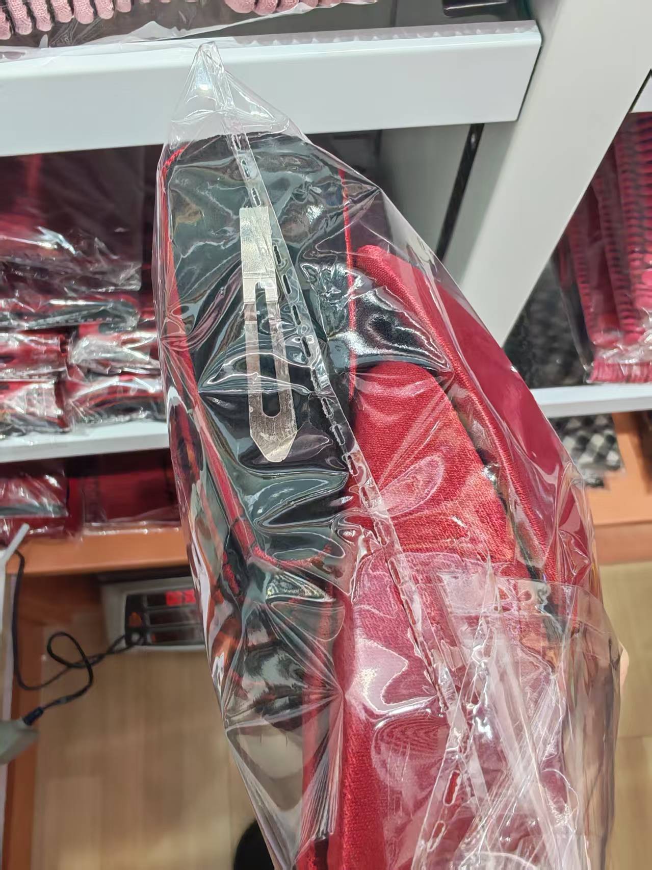 发夹/鲨鱼夹/新年红色发夹/鸭嘴夹/抓夹细节图