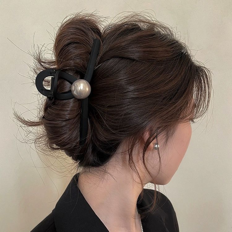 Xiaoxiang style high-end women's back head new hair clip Shark clip simple matte hair clip accessory Xiaoxiang style high-end women's back head new hair clip shark clip simple matte hair clip accessory Xiaoxiang style detail image 2