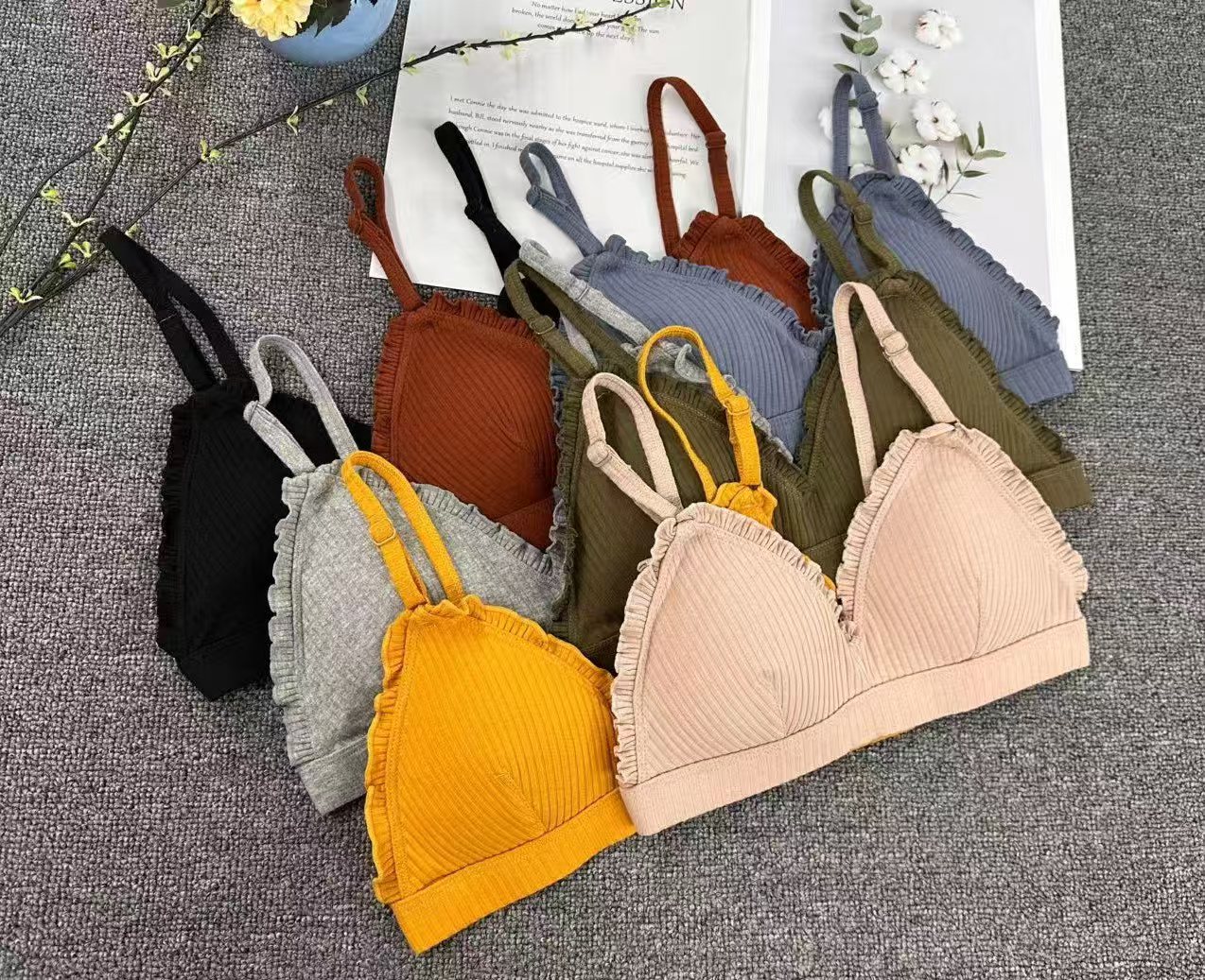 For export to Europe, America and Africa, we offer fashionable and high-quality underwear in solid color bands, with a beautiful back, no seams and no steel rings. This is a women's bra Application Scenario
