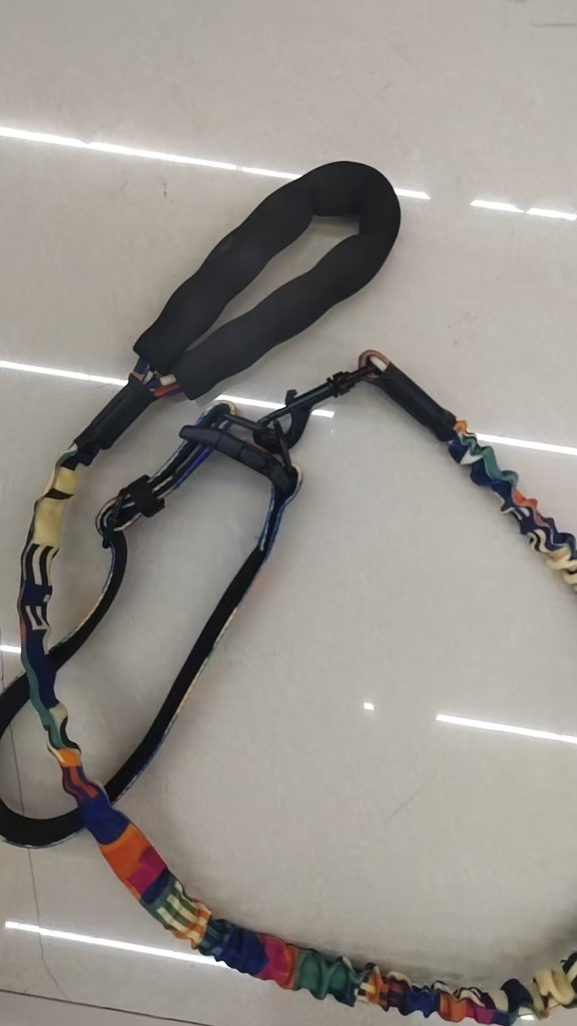 宠物狗绳夜间牵引绳刺绣狗链宠物用品狗狗牵引绳宠物狗链安全耐用夜间遛狗用品