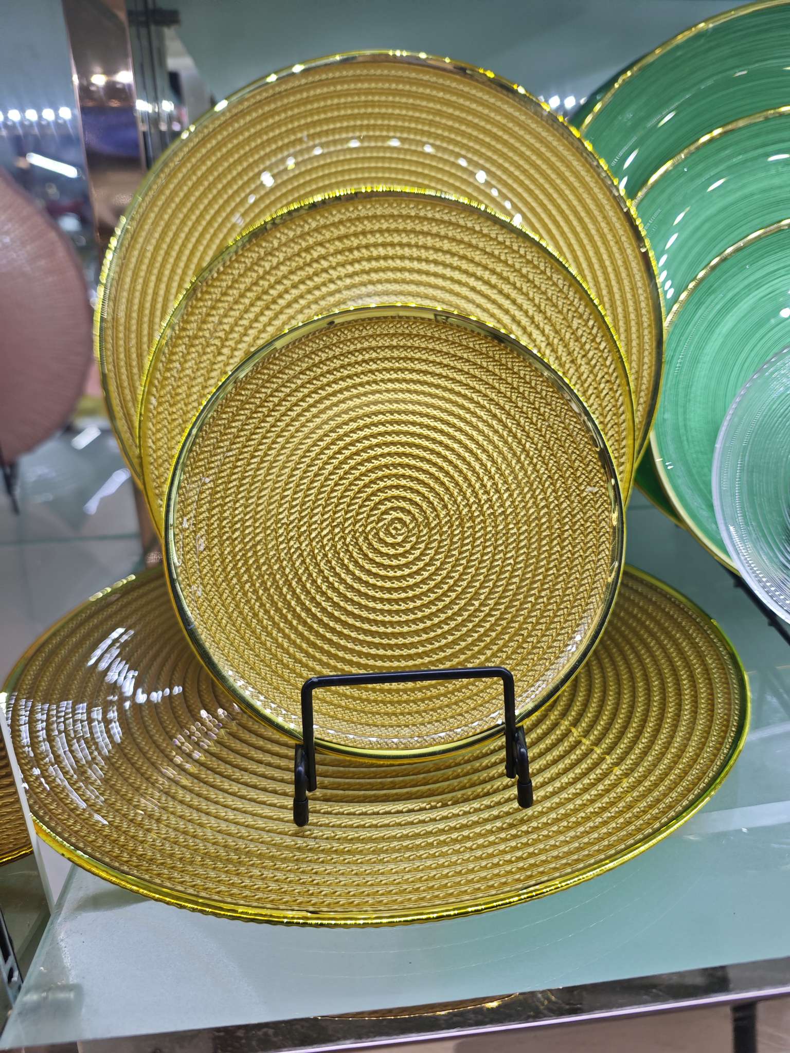厨房玻璃餐盘黄