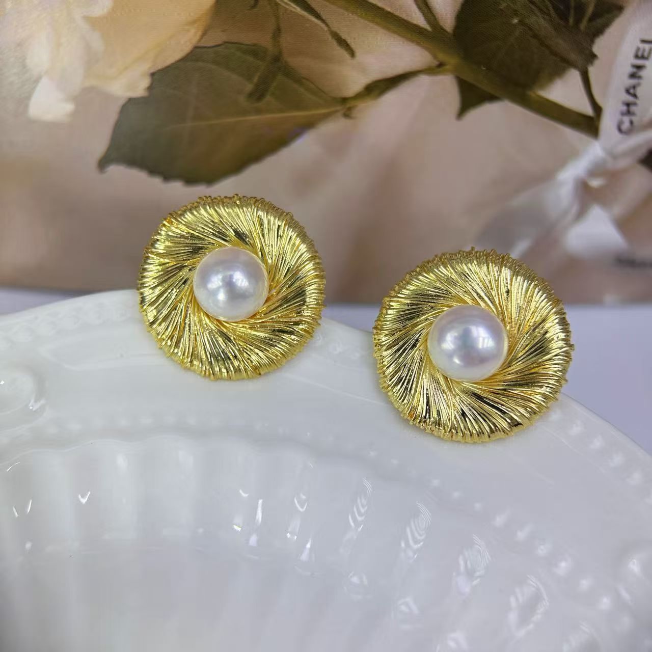 Brushed Bird's Nest vintage pearl jewelry necklace