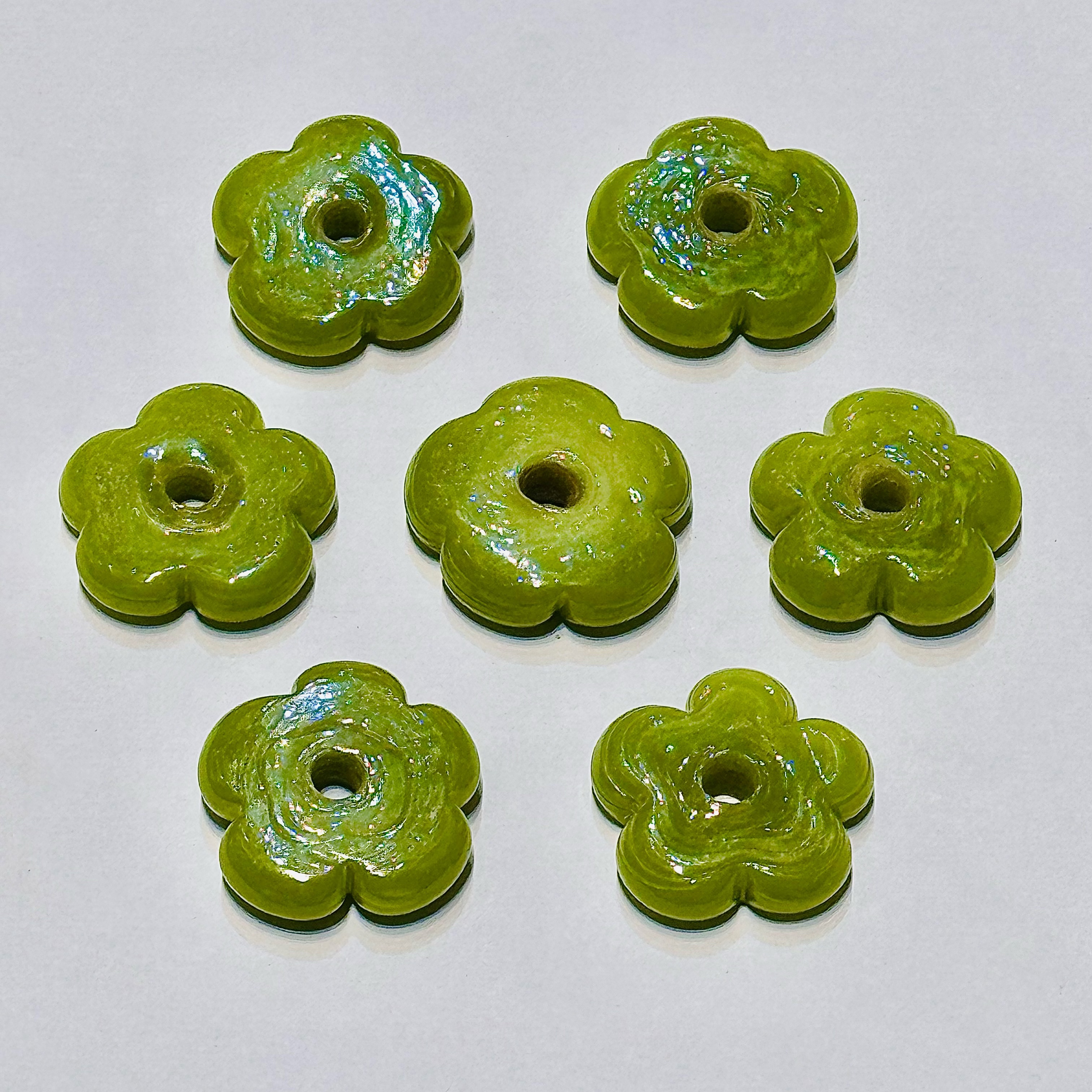 Nepalese imported retro flower-shaped glass bead DIY bracelet earrings and accessories Application Scenario