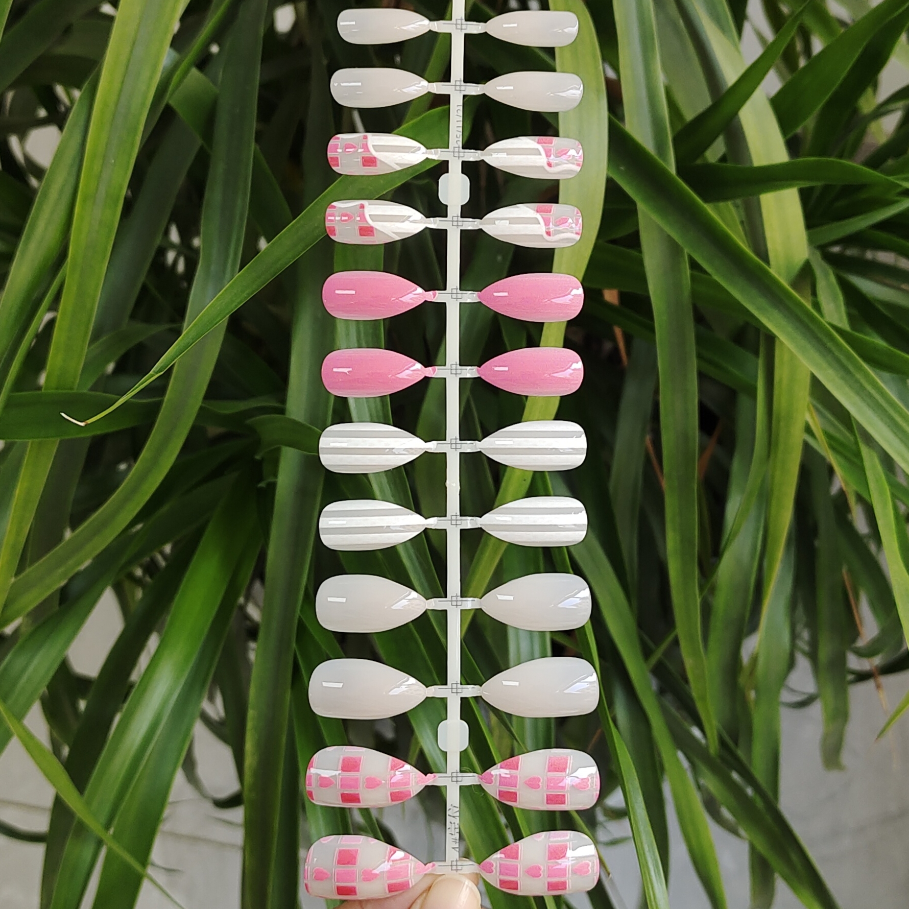 24 PCS PRESS ON NAIL TIPS STILETTO SHAPE PRINTING CRAFT WITH STRIPE PATTERN full figure