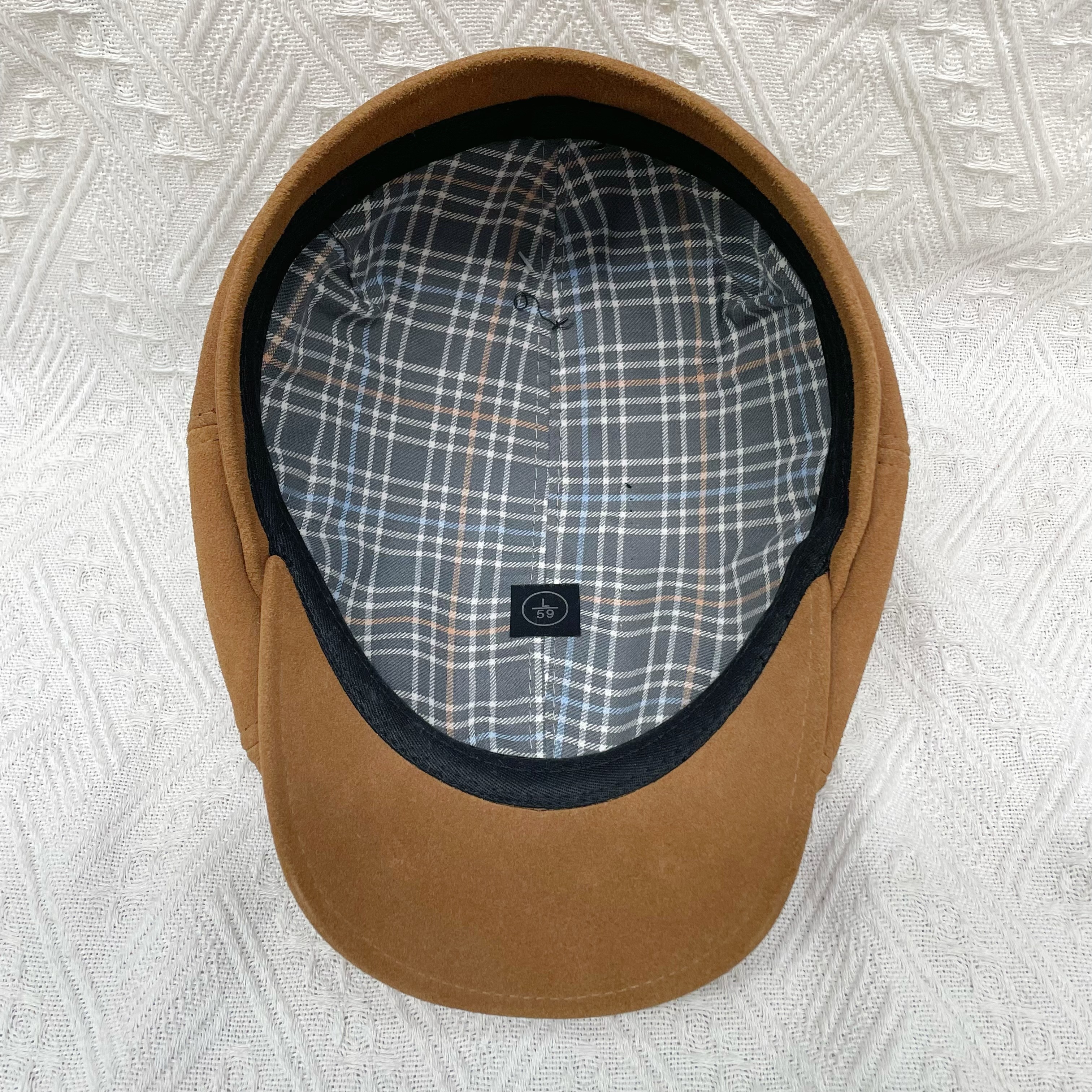 Designer's retro and simple cowhide baseball cap for autumn and winter, personalized genuine leather in Maillard color series, new forward cap, new khaki leather solid color, versatile, fashionable and artistic headwear cap Specification drawing