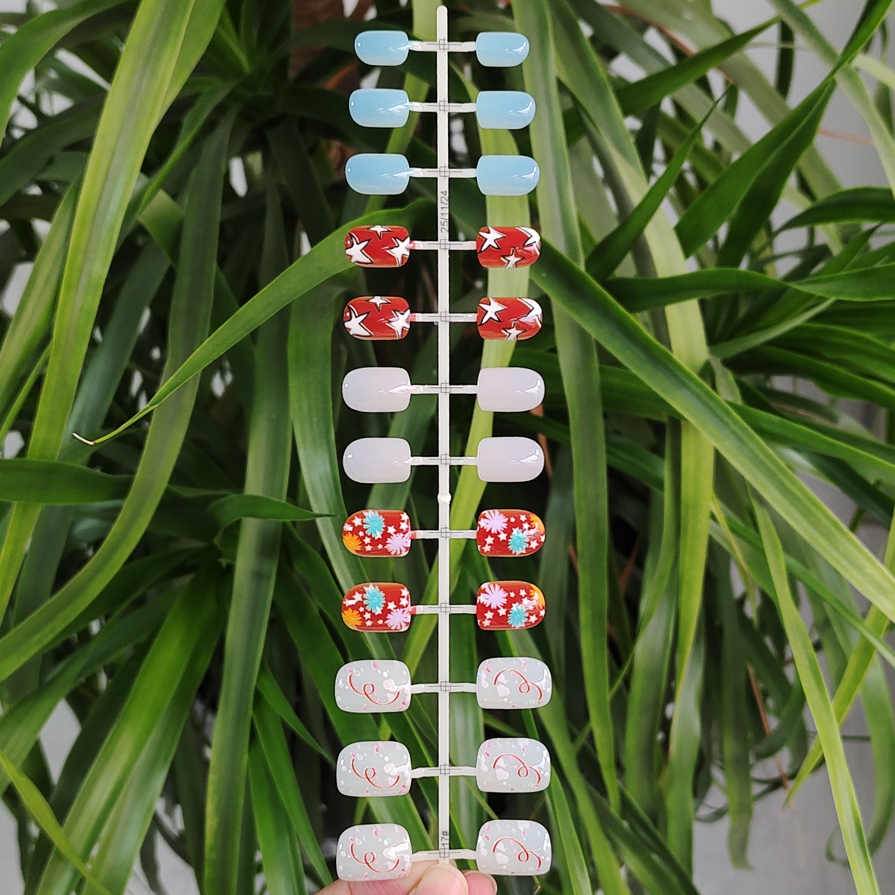 24 PCS PRESS ON NAIL TIPS SHORT ROUND SHAPE PRINTING CRAFT WITH FIREWORK AND RIBBON PATTERN full figure
