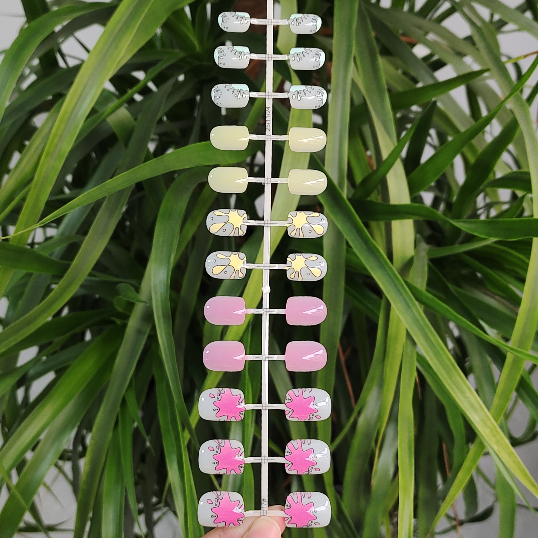24 PCS PRESS ON NAIL TIPS SHORT ROUND SHAPE PRINTING CRAFT WITH PIGMENT PATTERN full figure