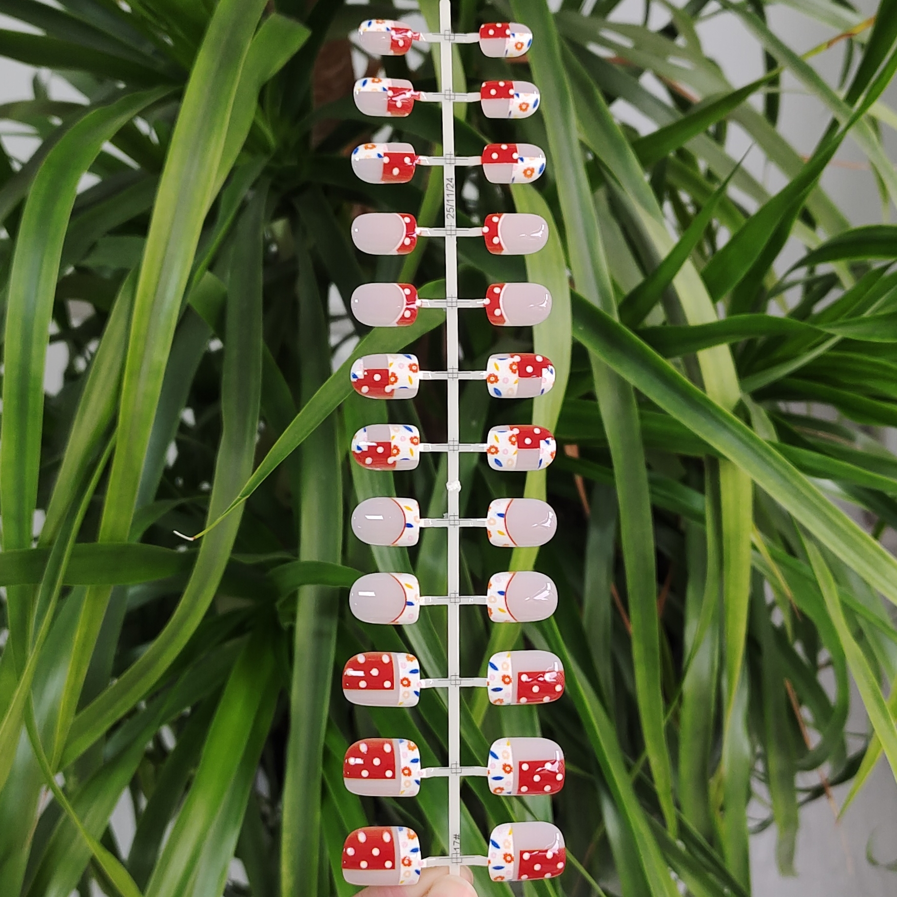 24 PCS PRESS ON NAIL TIPS SHORT ROUND SHAPE PRINTING CRAFT WITH DOT FLOWER AND LEAVES PATTERN full figure