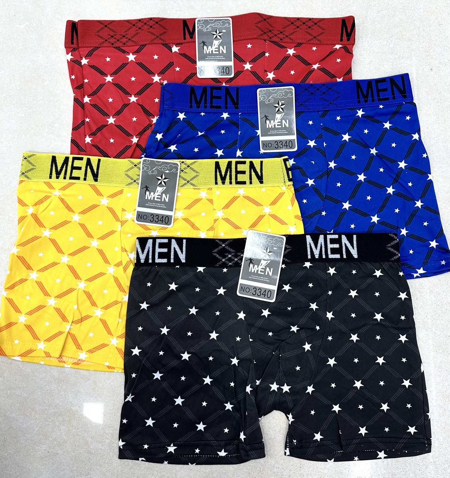 Ultra-low prices for export to Europe, America and Africa. Men's briefs with letter waist patterns, flat briefs and comfortable flat shorts. Men's briefs in stock and customizable patterns available full figure