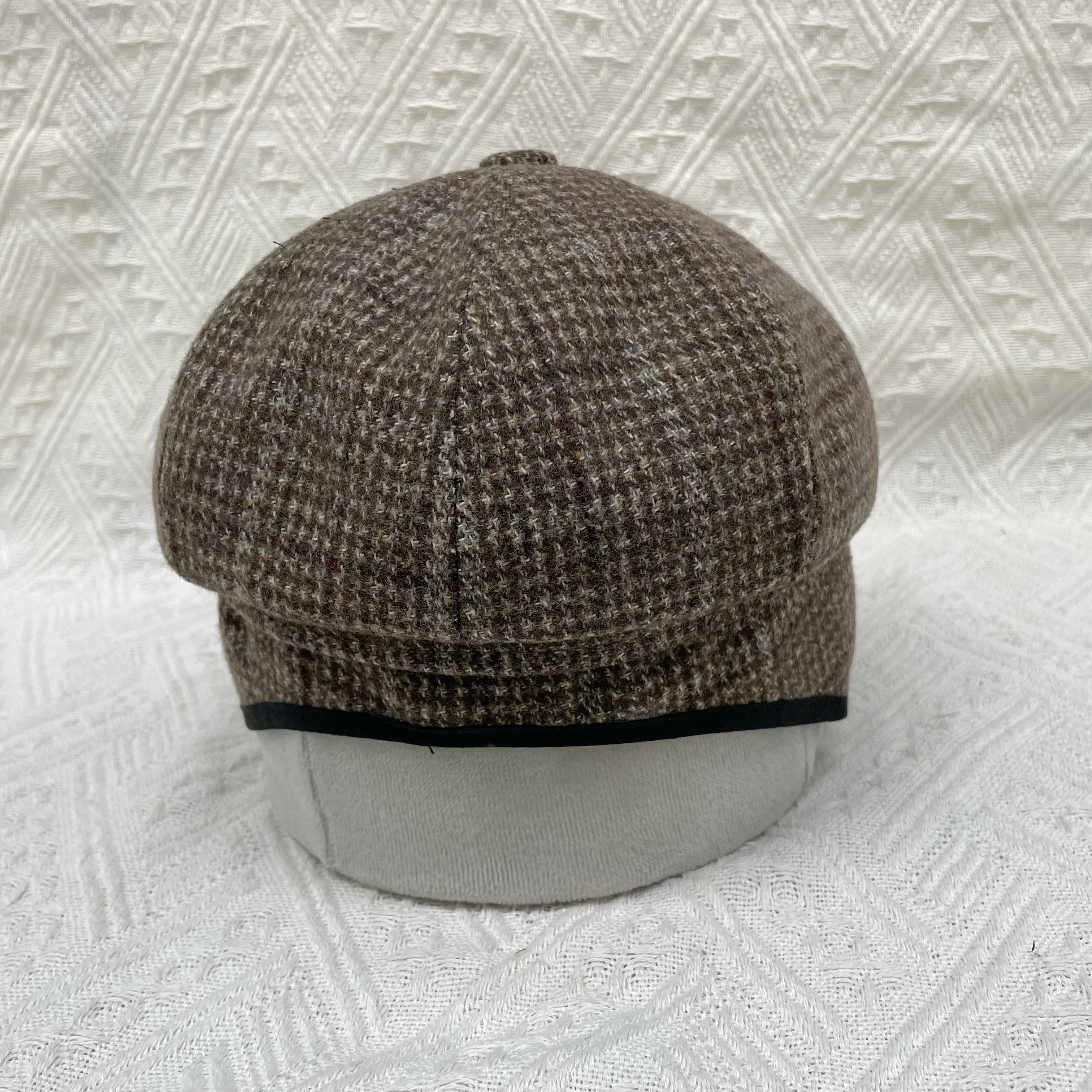 Spring and winter woolen octagonal hat with small checkered pattern, versatile retro coffee-colored thick hat, unisex, fashionable, casual, warm and versatile beret Item Picture