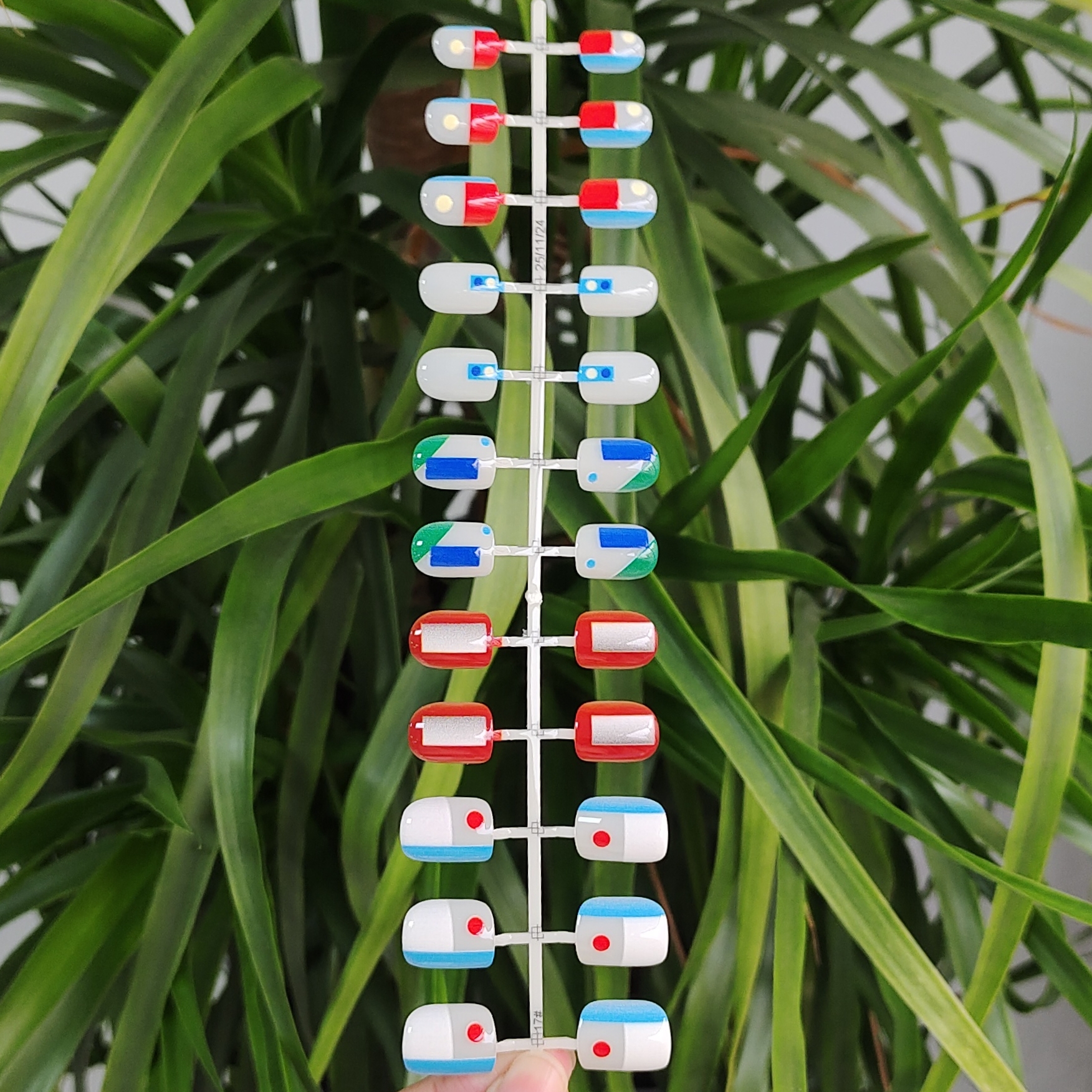 24 PCS PRESS ON NAIL TIPS SHORT ROUND SHAPE PRINTING CRAFT WITH ROUND AND SQUARE PATTERN full figure