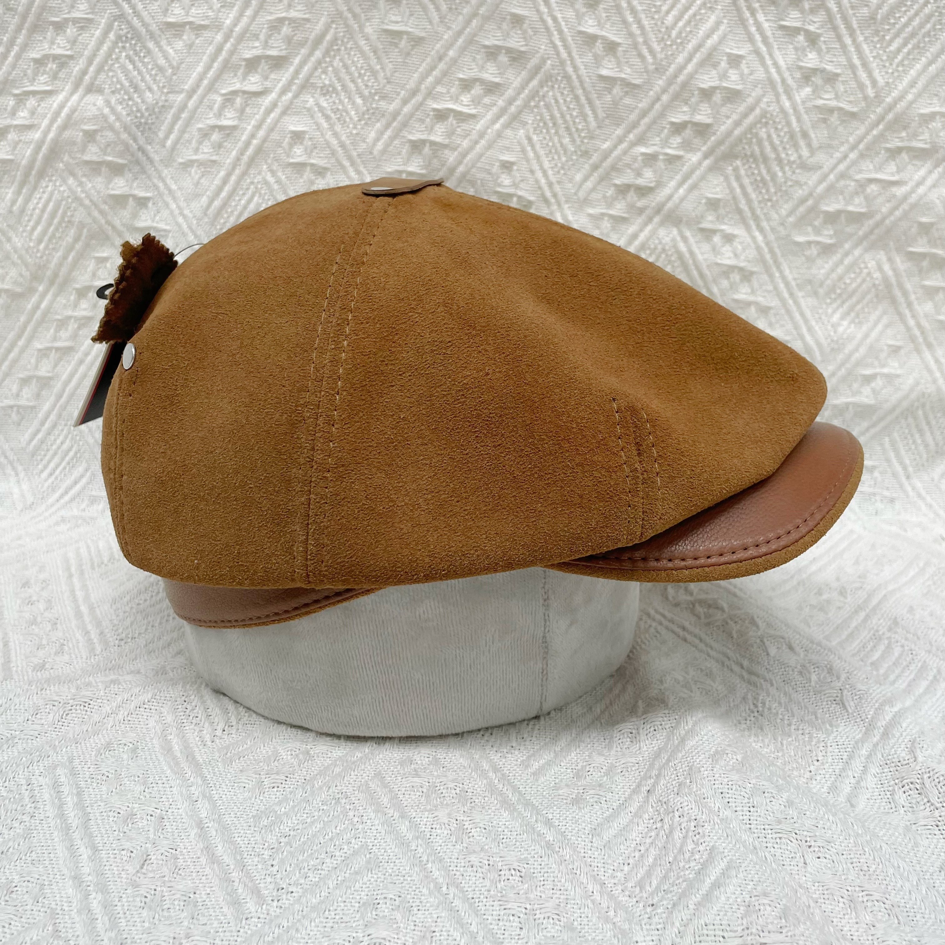 Designer's retro and simple cowhide baseball cap for autumn and winter, personalized genuine leather in Maillard color series, new forward cap, new khaki leather solid color, versatile, fashionable and artistic headwear cap details Picture