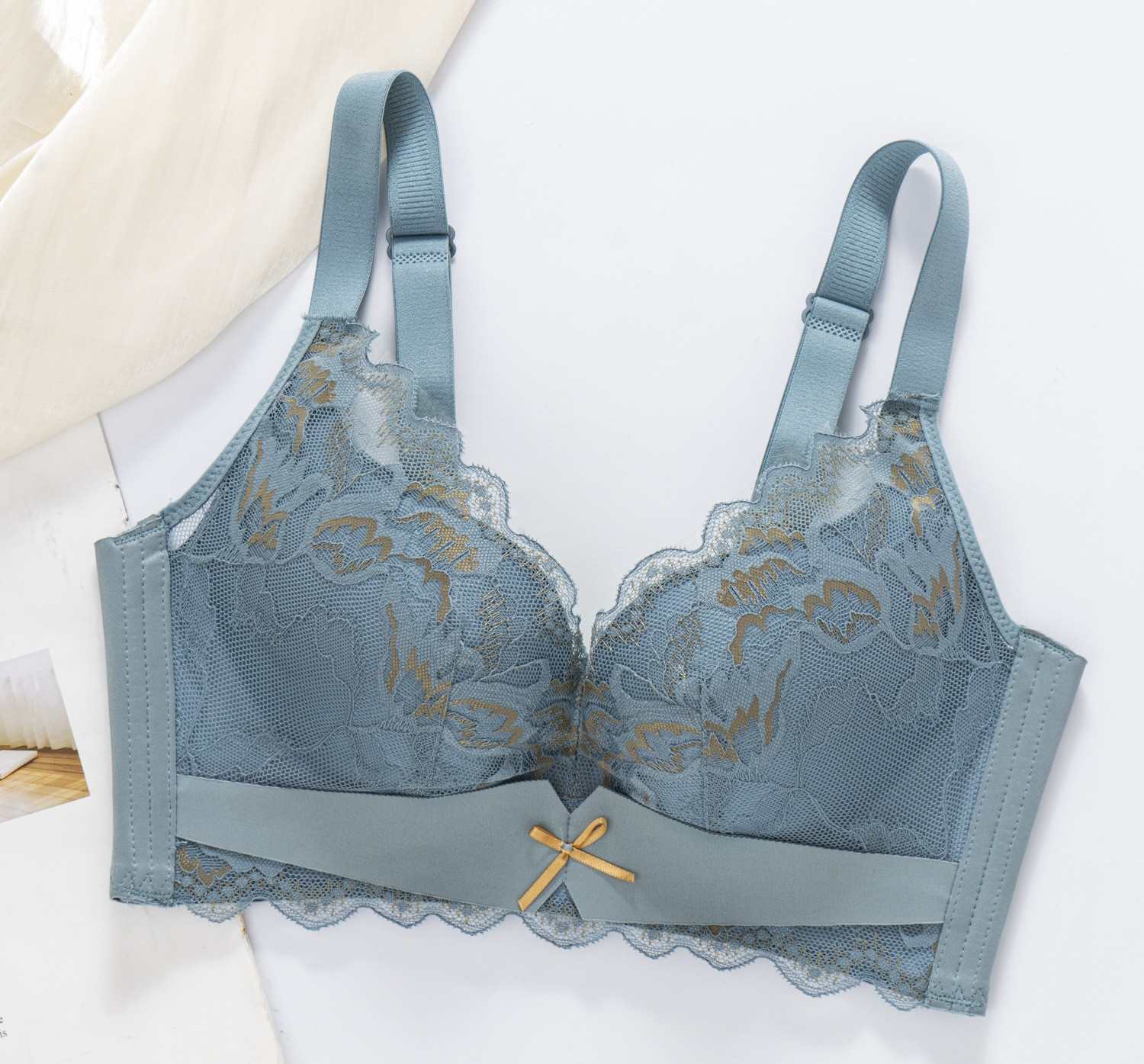 For export, we have gathered undergarments without undergarments, such as top-support bras, outward-expanding anti-sagging undergarment bras, and women's bras at super low prices Specification drawing