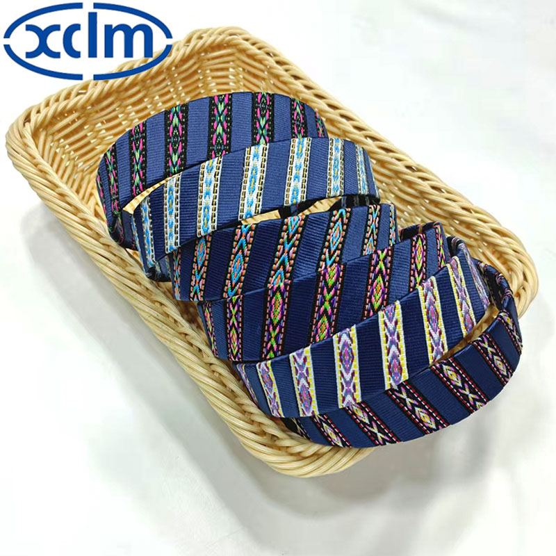 Retro hair clips, wide-brimmed hair bands, embroidered ethnic hair clips, face-washing headbands, new hair accessories, high head accessories, exquisite Application Scenario