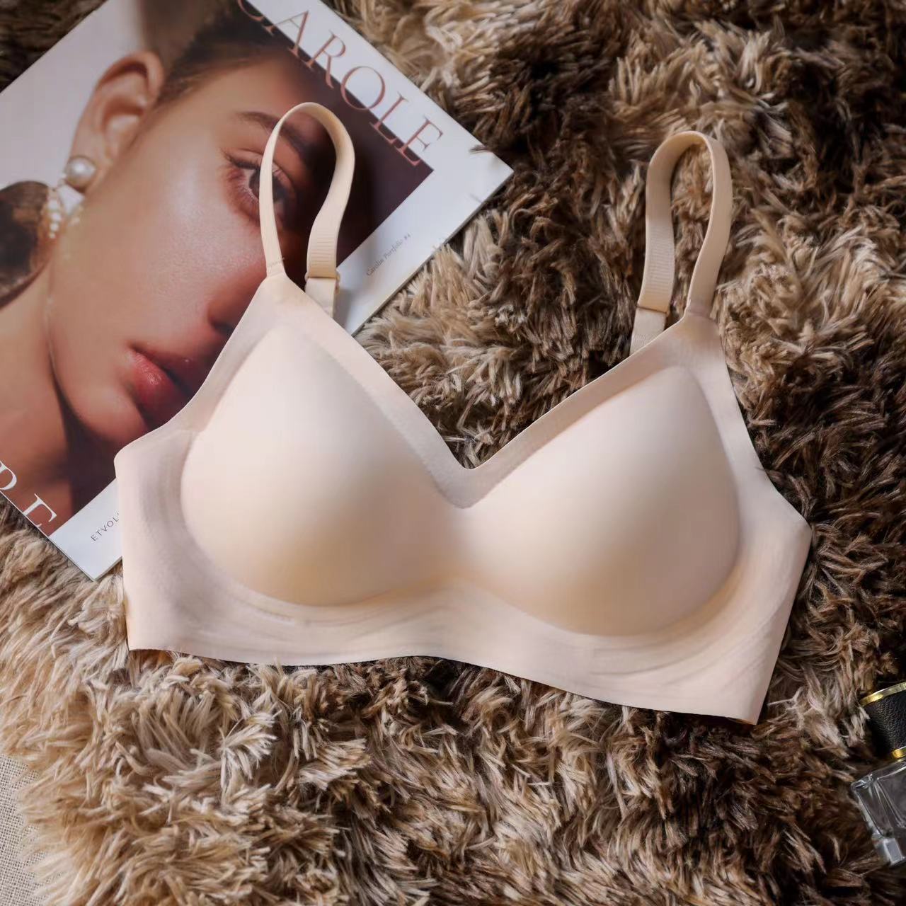 cloud seamless underwear women's small chest push up wireless soft support sports bra big chest small summer thin Specification drawing