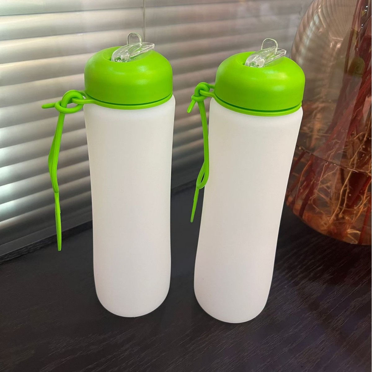 summer new silicone folding water bottle 600ml large capacity outdoor cycling sports kettle portable folding cup details Picture