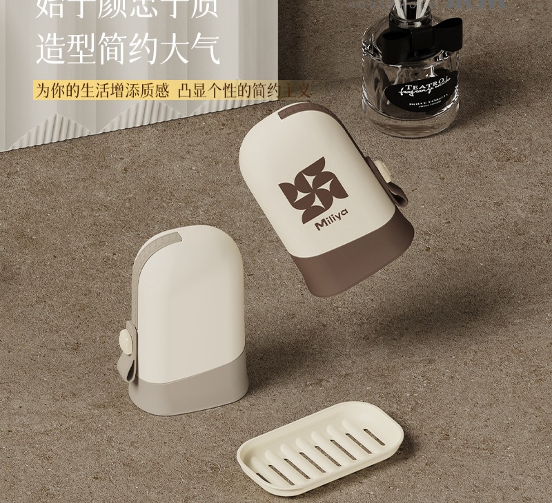 The T54-Y-9116 soap box is a sealed portable soap box with a lid that drains water. It is a soap storage box for business trips and can stand upright details Picture