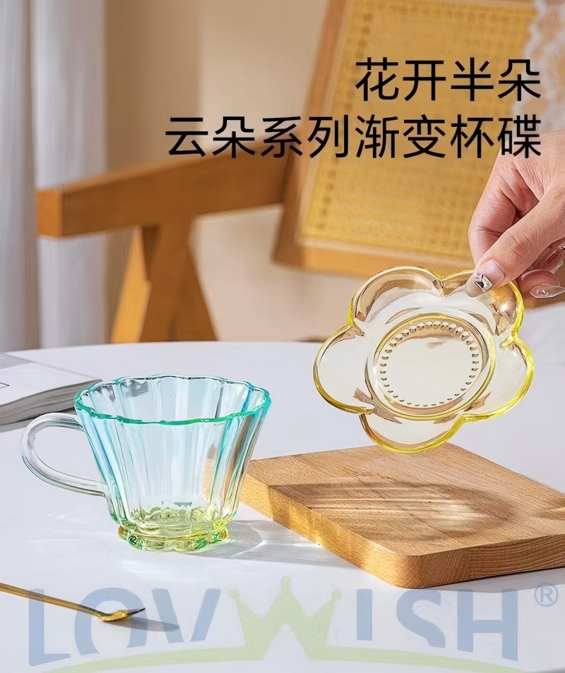 漱口杯/水杯儿童斜跨卡通/Clothing/杯子/女士新婚白底实物图