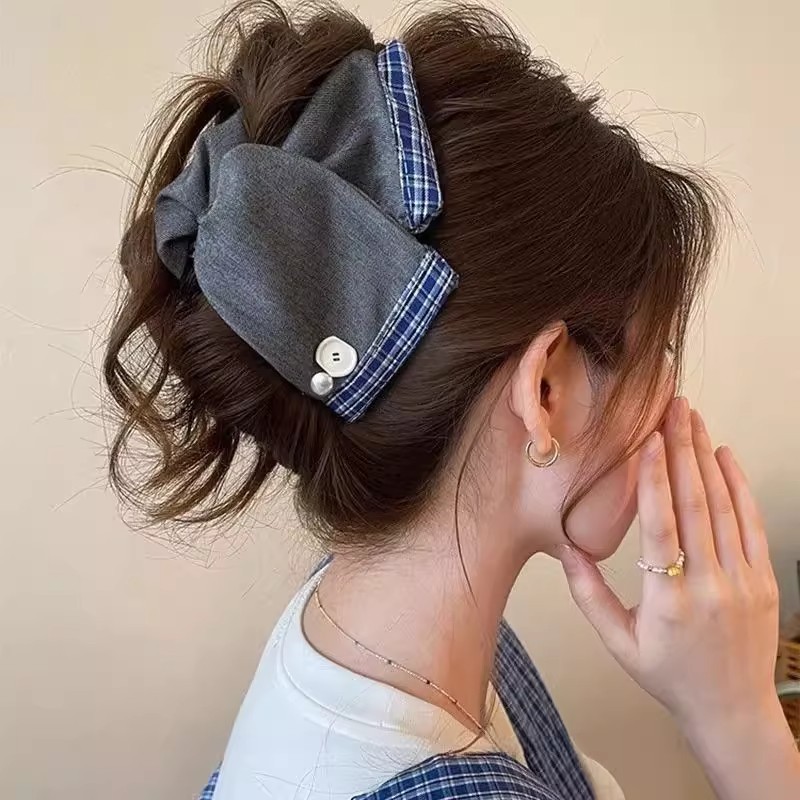 korean style retro triangle grip women's high sense 2025 new large size shark clip barrettes back head updo hair accessories details Picture