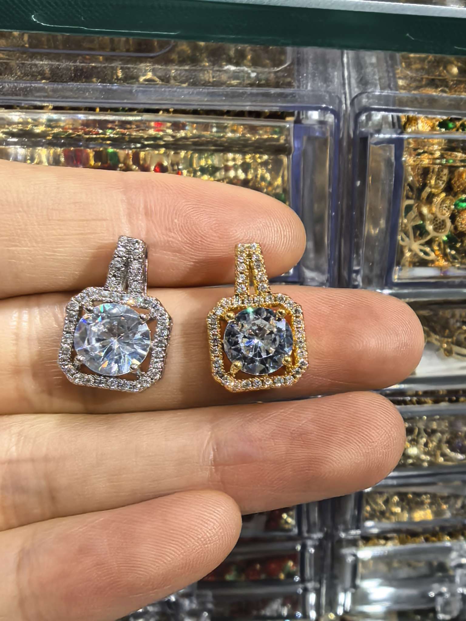 时尚饰品配件多款精选百搭装饰品配件多样选择丰富款式适配各种风格产品图