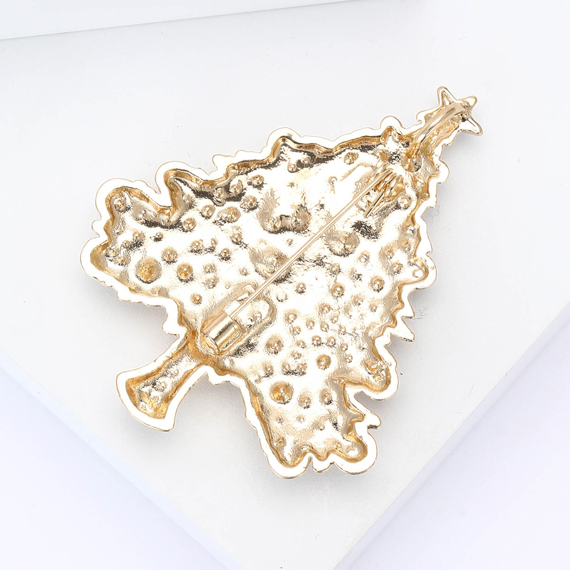 New European and American alloy rhinestone pearl Christmas tree brooch, fashionable and versatile women's clothing brooch accessory pin Item Picture