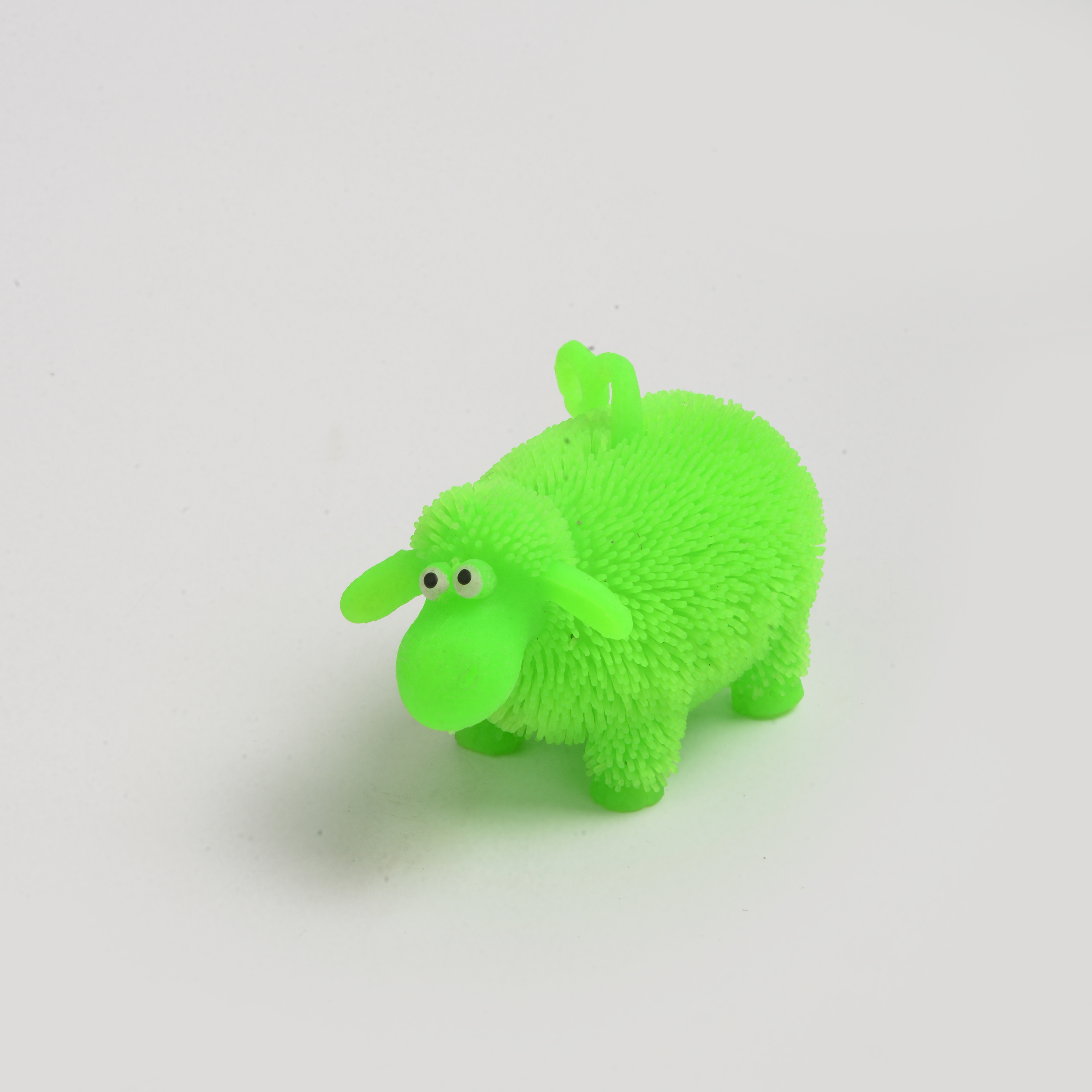 TPR Stress Relief Toy, Soft Bristle Glitter Toy with Light, YOYO Dolly Sheep Squeeze Fun Stress Relief Puzzle Toy Application Scenario