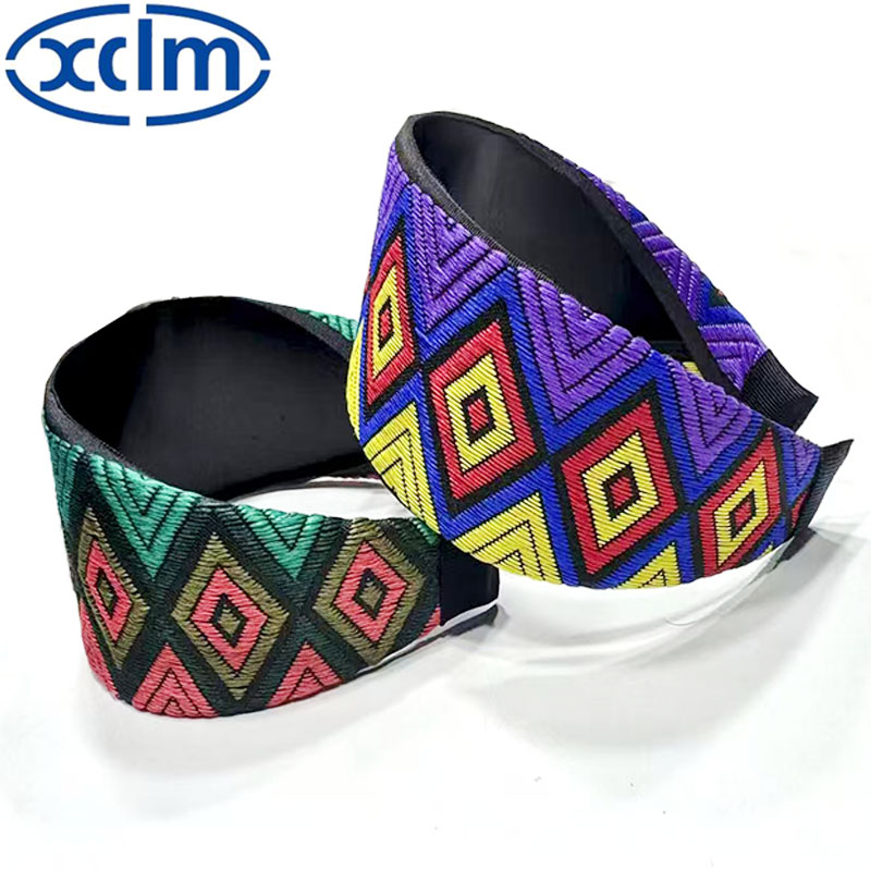 Hair clips, wide-edge hair bands, anti-slip hair clips, headbands, new hair accessories Application Scenario