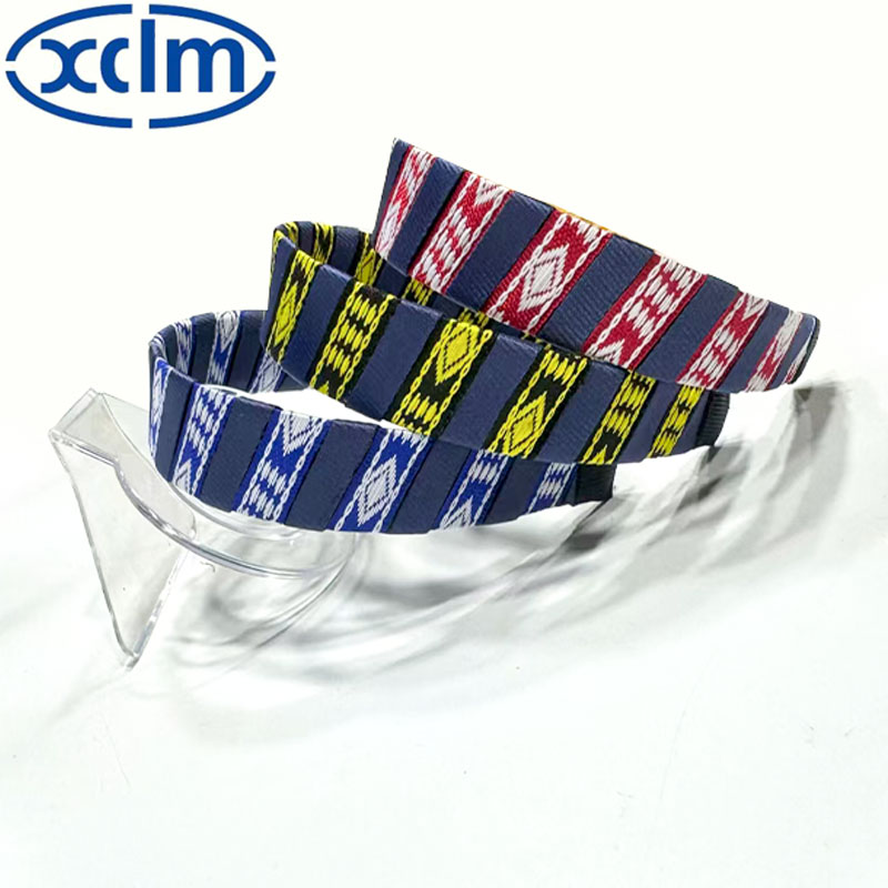 Retro hair clips, wide-brimmed hair bands, embroidered ethnic floral hair clips, face wash headbands, new hair accessories, exquisite Application Scenario