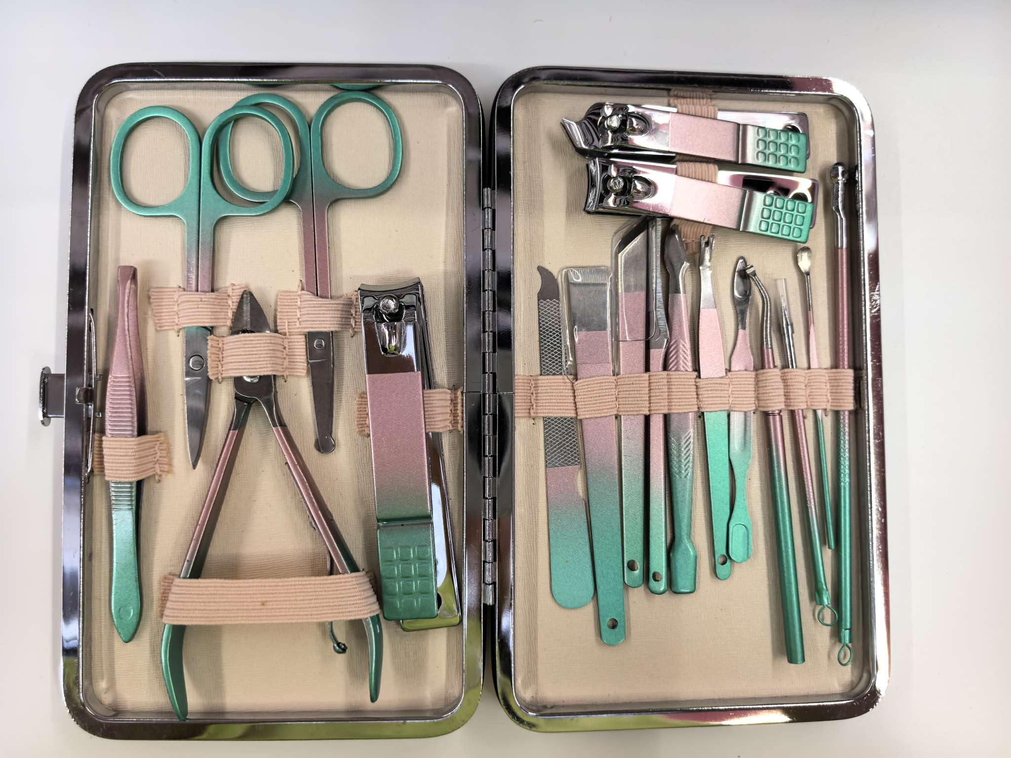 Nail clippers, nail cutters, beauty scissors, nose hair clippers, acne needles, dead skin forks, eyebrow and nail care tool sets