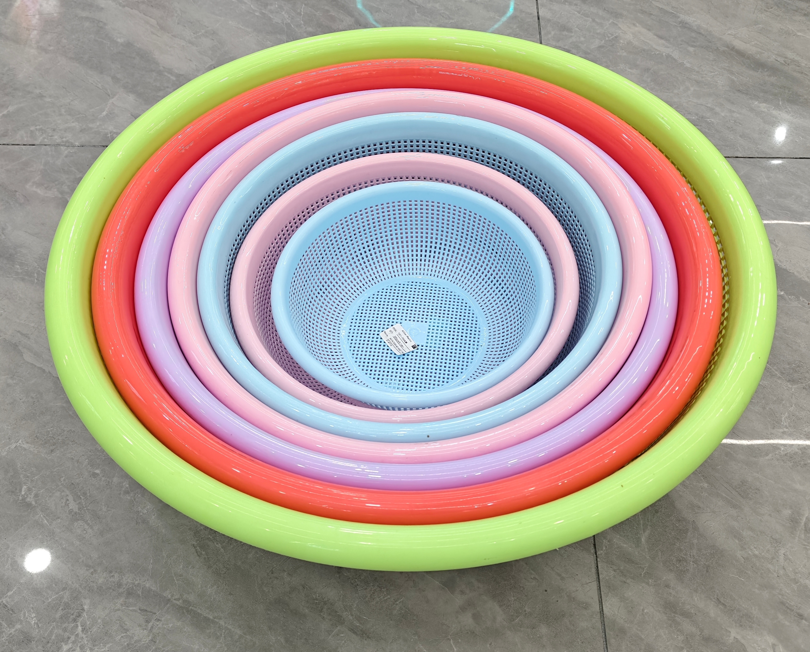 Thickened draining basket set, multi-sized round vegetable washing basin, living room fruit basket, bathroom storage basket, rice-washing magic tool, colorful plastic draining basket, household kitchen vegetable washing basket, large round hollow rice-washing basket, fruit storage basket Item Picture