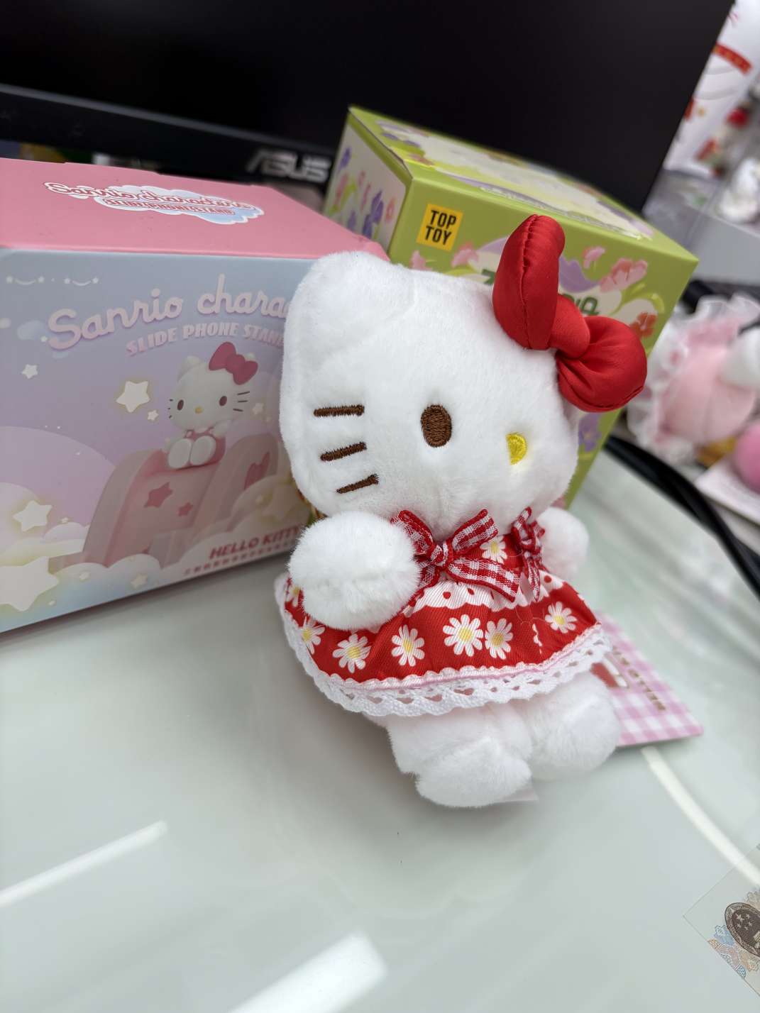 Genuino sanrio hellokitty fresa vestido rojo KT gato dibujos animados llavero colgante detail image 4