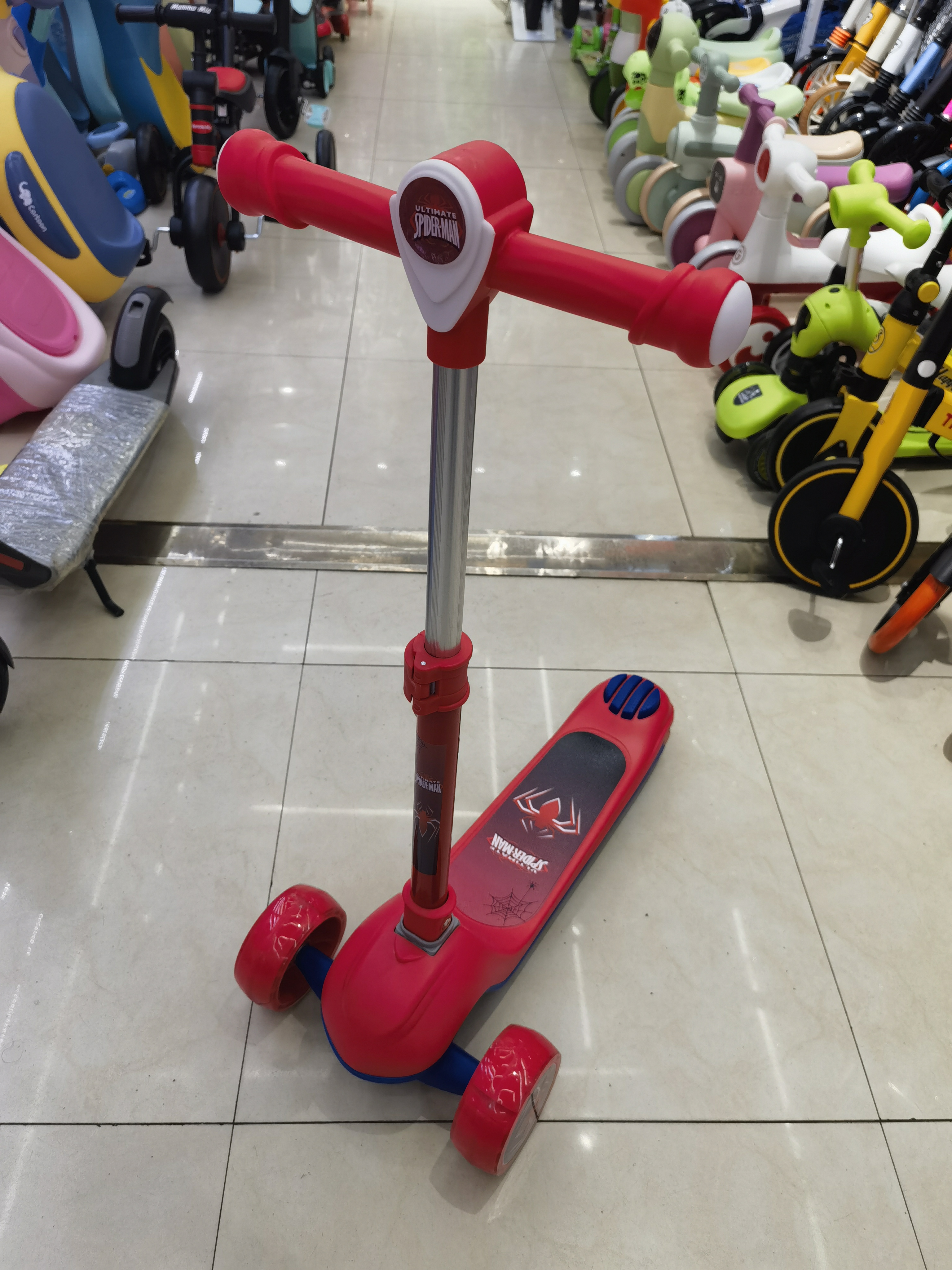 儿童滑板车四挡调节带灯光带音乐儿童玩具车