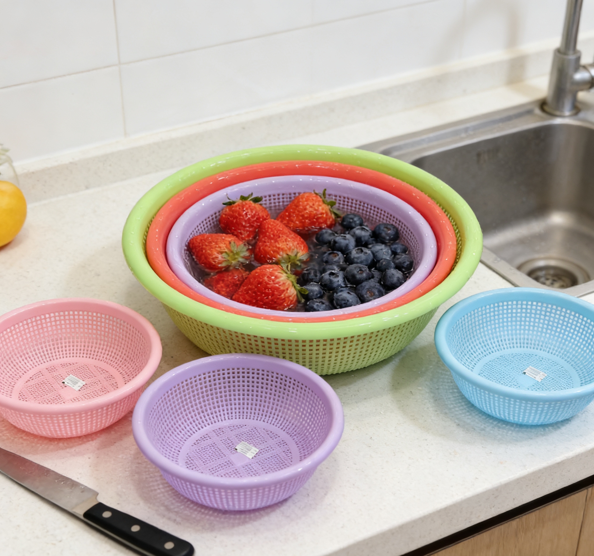 Thickened draining basket set, multi-sized round vegetable washing basin, living room fruit basket, bathroom storage basket, rice-washing magic tool, colorful plastic draining basket, household kitchen vegetable washing basket, large round hollow rice-washing basket, fruit storage basket details Picture