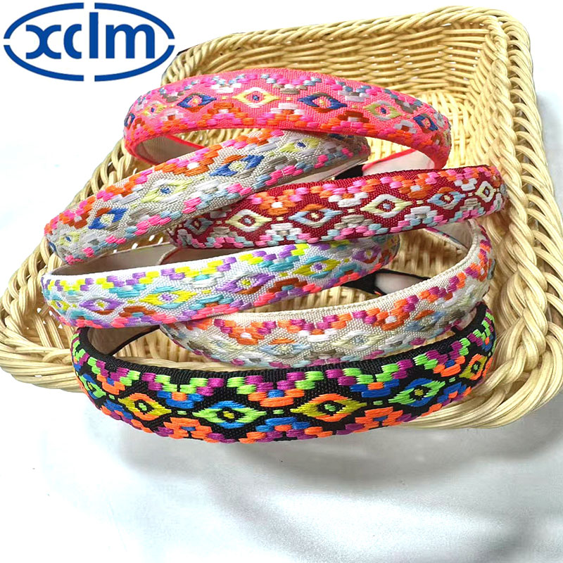 Retro hairpins, wide-brimmed hair bands, embroidered ethnic floral hair clips, face wash headbands, new hair accessories, eye-catching, widened and exquisite Item Picture