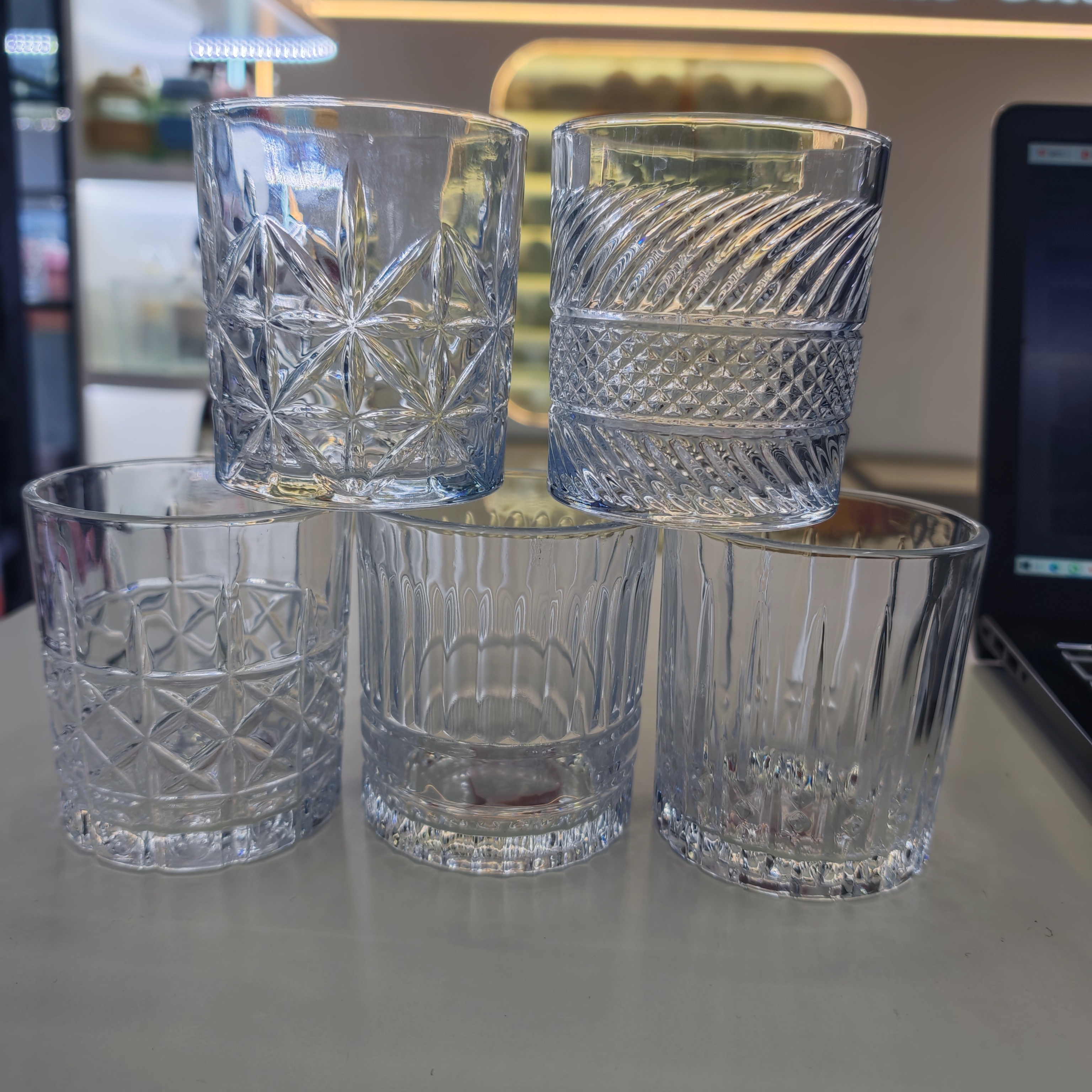 玻璃杯/竹节杯/杯子/玻璃杯杯子/茶具杯子白底实物图