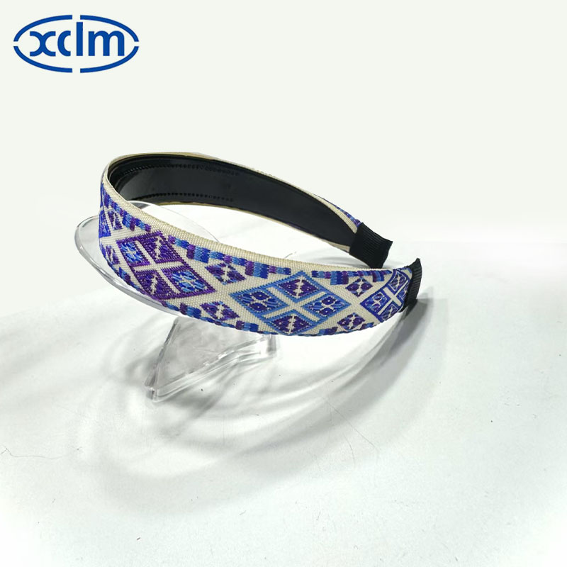 Retro ethnic Wa brocade hair accessory, wide-edge limited edition hair band, hair clip, new style, elegant headband, simple and elegant Application Scenario
