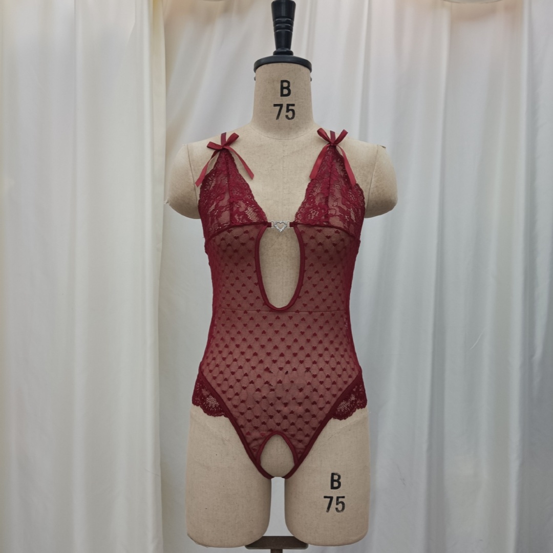 2039 Sexy lingerie, heart-shaped floral halter style, personalized pajamas, exquisite semi-transparent halter open-crotch jumpsuit Item Picture