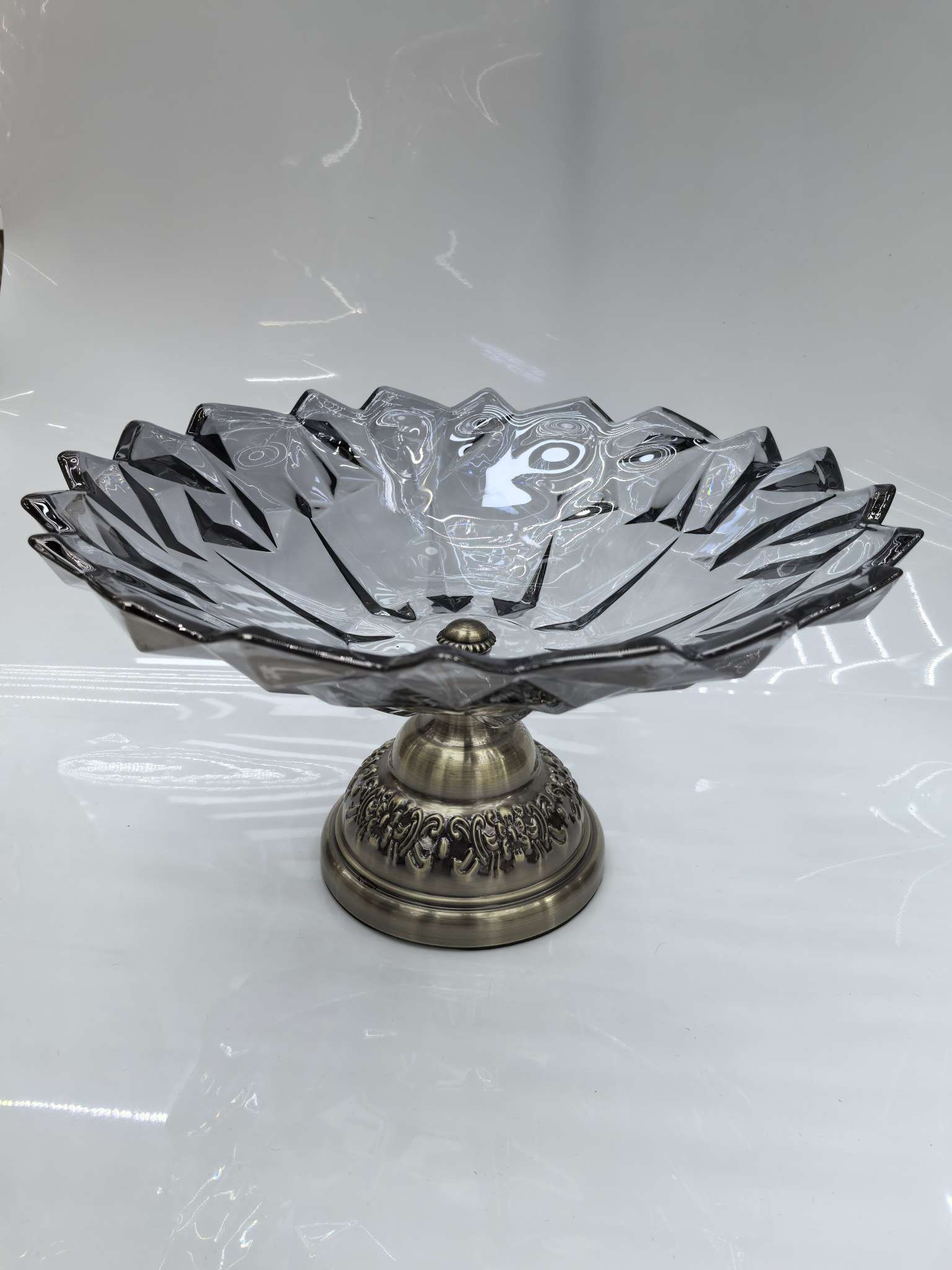 玻璃果盘轻奢，阳光洒满果盘，平安喜乐可以放水果，过年可以放糖果，高端大气上档次，摆起来省地方还好看，物美价廉，质量有保障详情图6