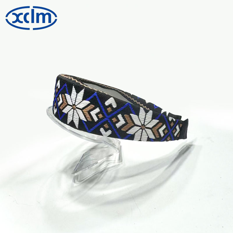 Retro-style hair bands, headbands, hair clips, wide edges, elegant hair accessories and headwear Application Scenario