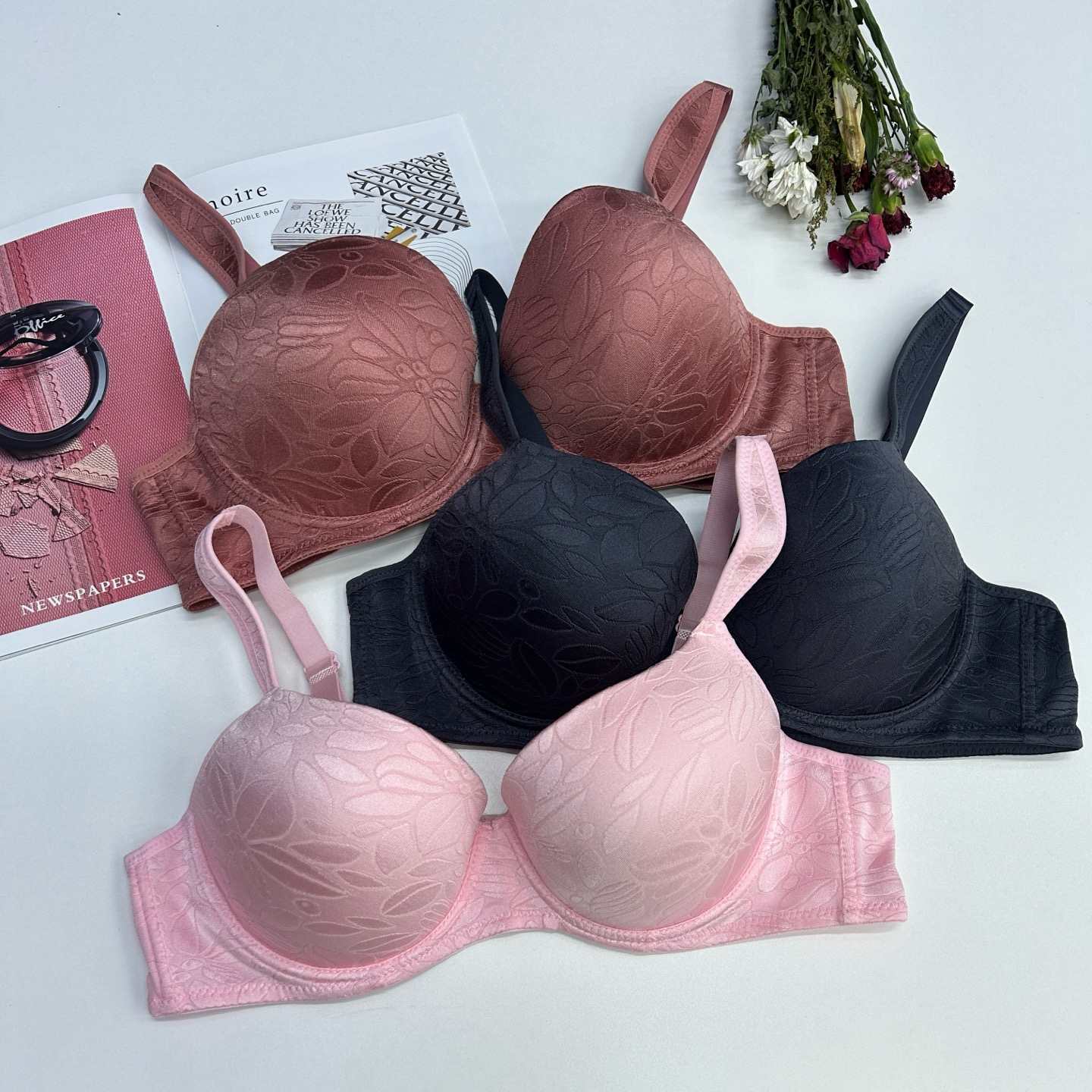 For export to Africa, we offer large-sized women's bras without undergarments, gathering top-support bras, outward-expanding anti-sagging undergarment bras, and women's bras at super low prices details Picture