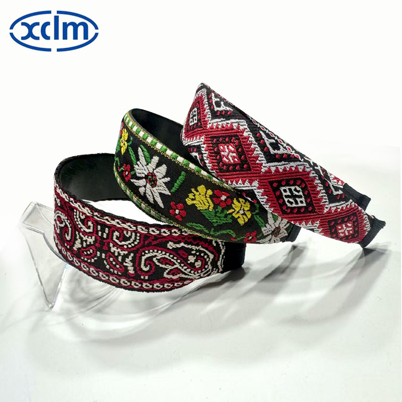 Bohemian headband embroidery, ethnic wide-edge pressed hair, anti-slip headband, hair clip with teeth, retro style headwear details Picture